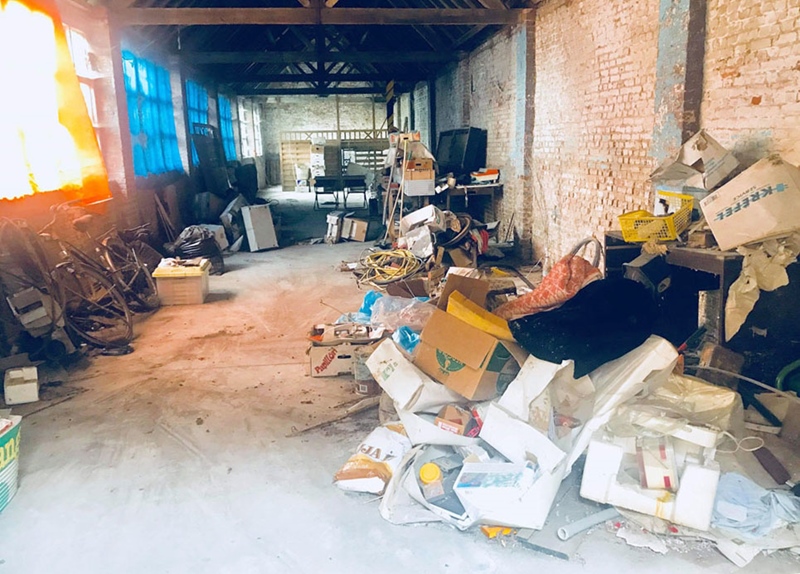 Opruiming magazijn in Oostrozebeke